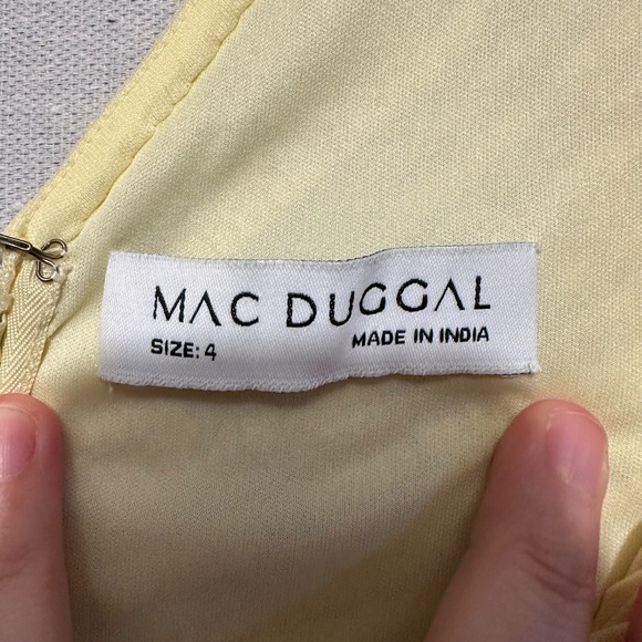 NWT Mac Duggal Silver Sequined Faux Wrap Sleeveless Midi Dress - size 4 - Picture 7 of 7